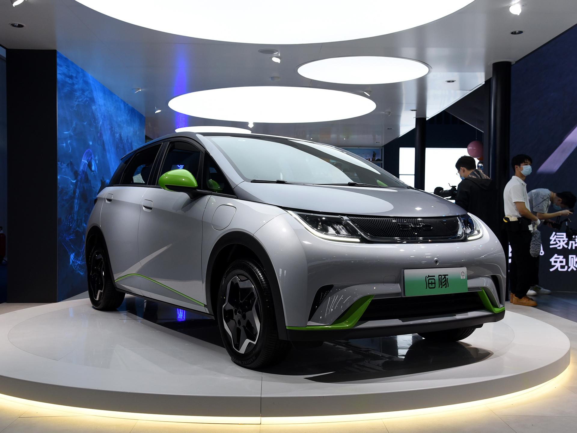 5万以内的新能源汽车推荐(比亚迪新能源5万左右的车型)